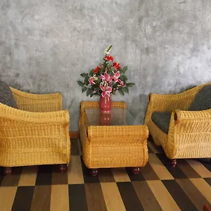 Baan Phatchara Hotel 2*