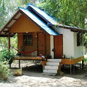 Jungle Bar & فندق