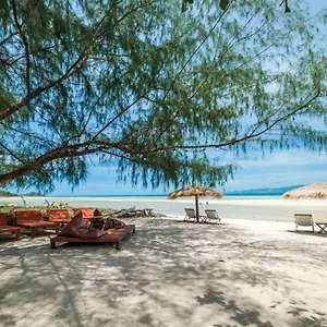 Resort At Sea *