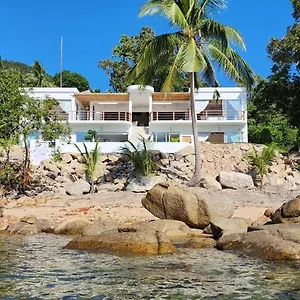 Villa Marvelous Front *