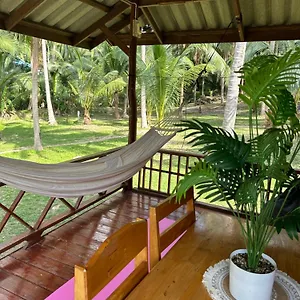 House One Minute To The Holiday home