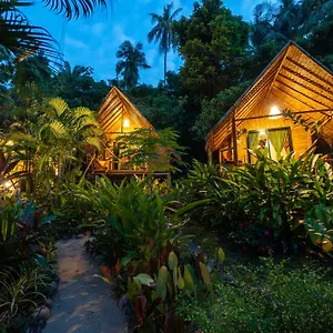Bamboo Bay Eco Chalet *