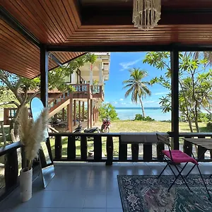 Holiday home Beachfront House In Chaloklum
