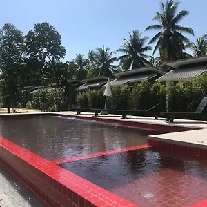 Деревянный коттедж Peacock Village Баан Тай