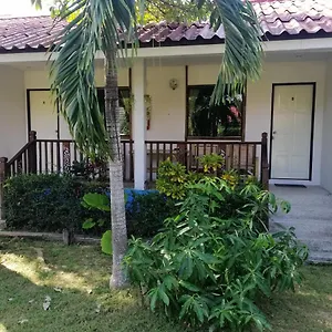Orchard House 2*