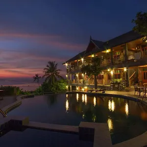 Sea Rock Resort 2*